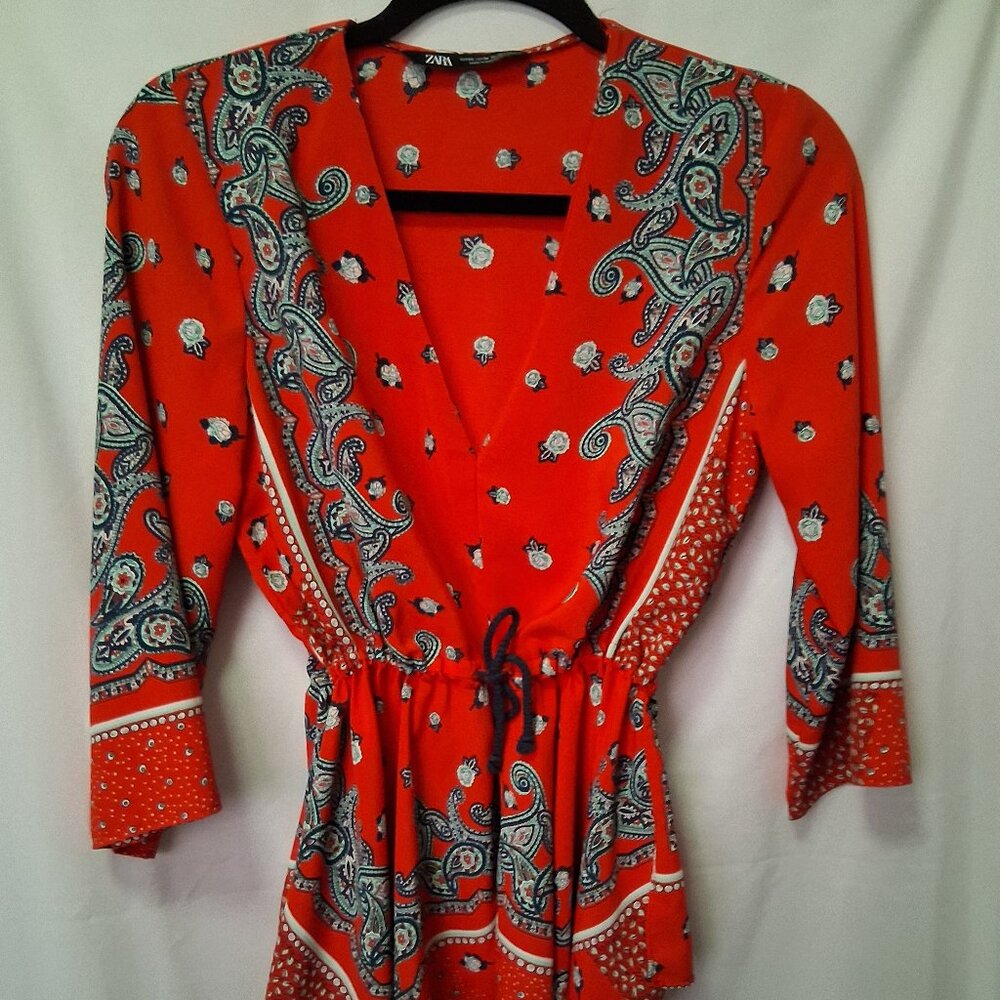 Zara Blouse Lightweight V Neck Pull Over 3/4 Sleeves Asymmetrical Hem Red-XS